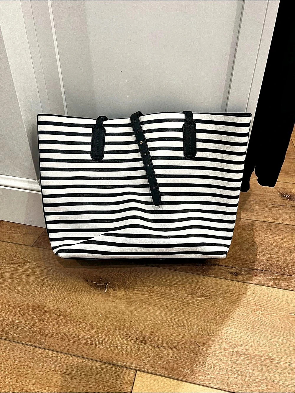 Striped Tote in Black & White Like New